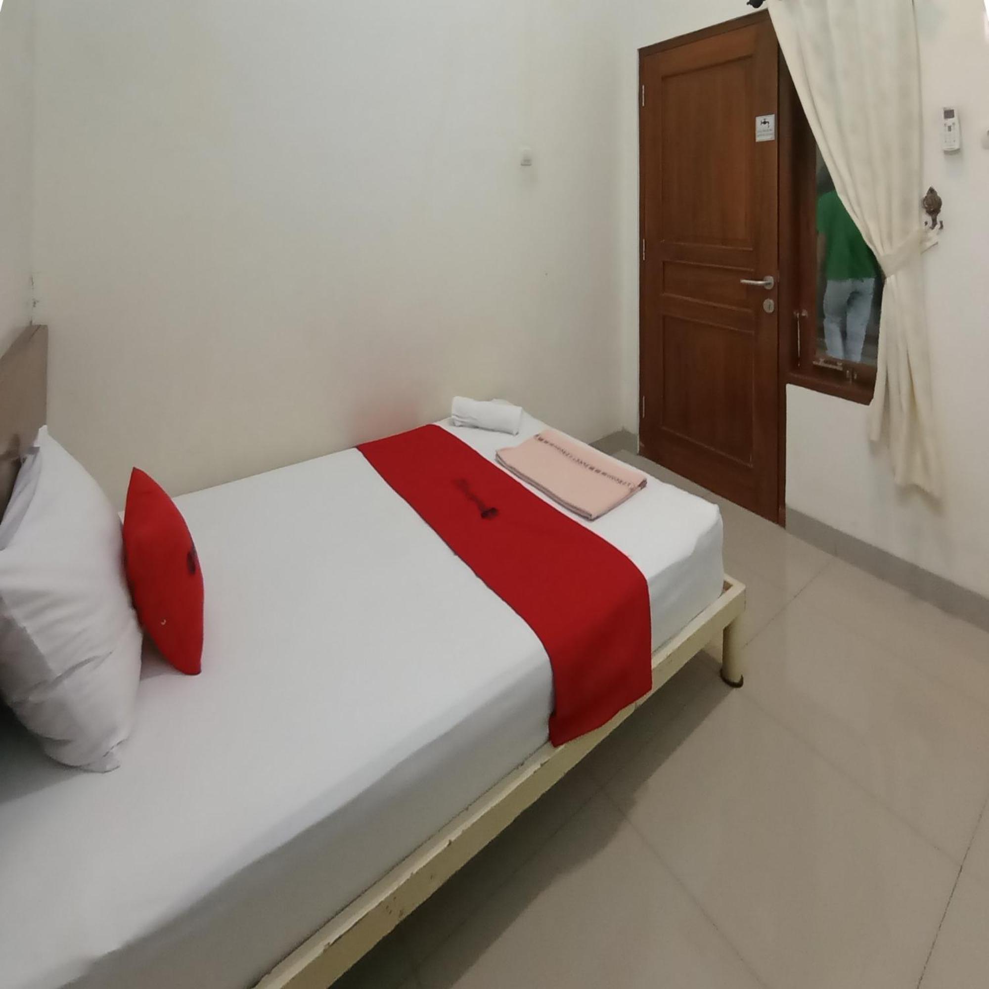 Reddoorz At Syariah House Purwokerto Hotel Eksteriør billede
