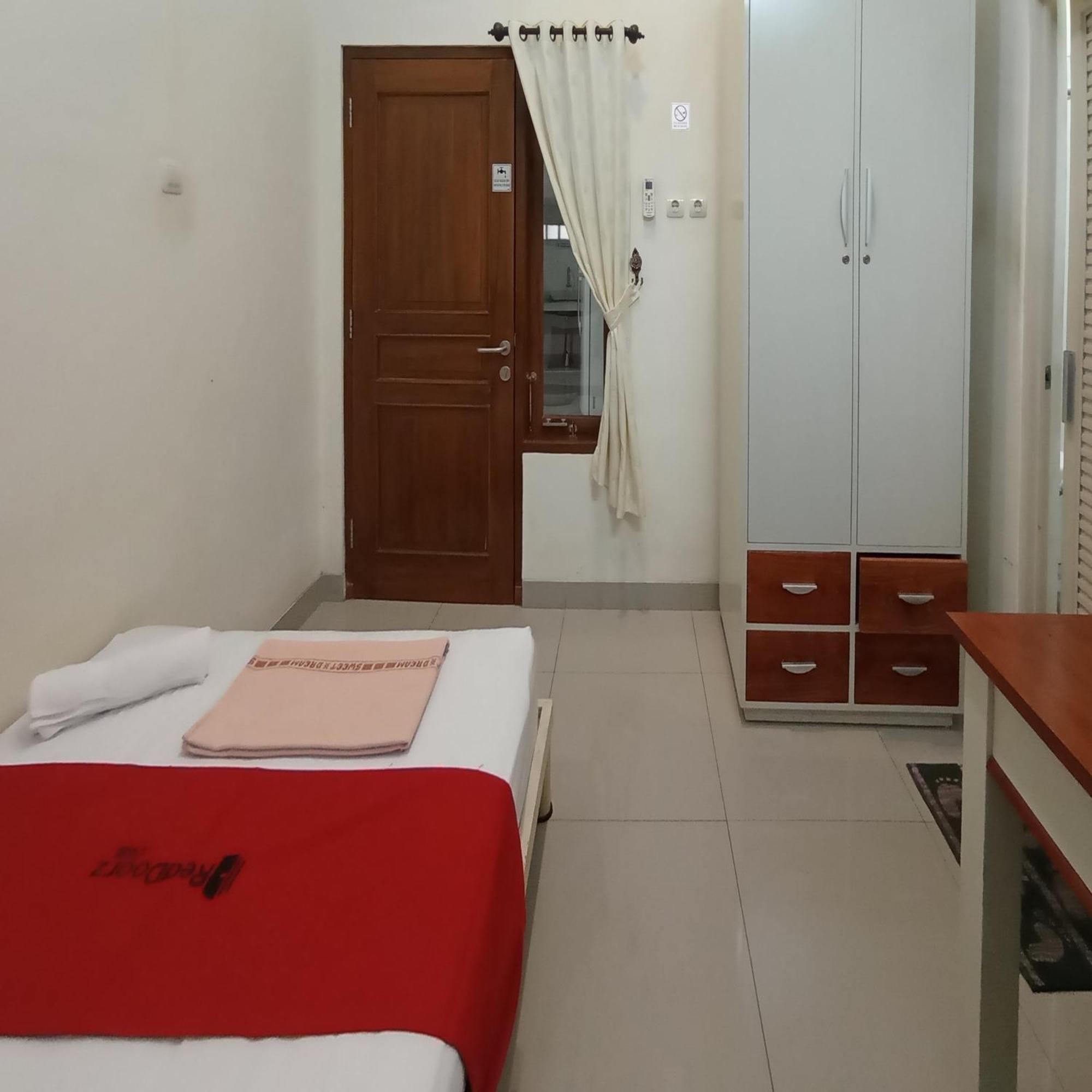 Reddoorz At Syariah House Purwokerto Hotel Eksteriør billede