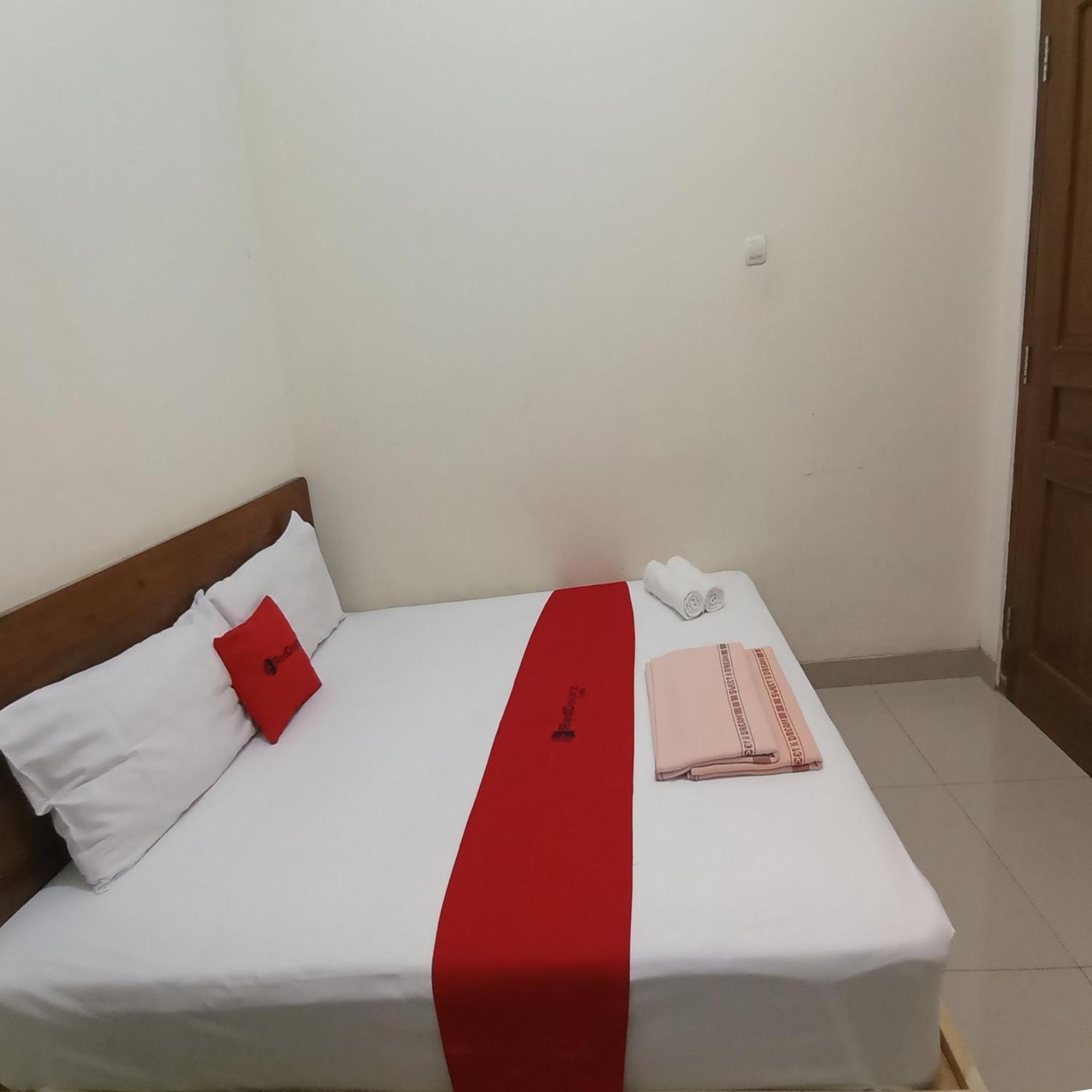 Reddoorz At Syariah House Purwokerto Hotel Eksteriør billede