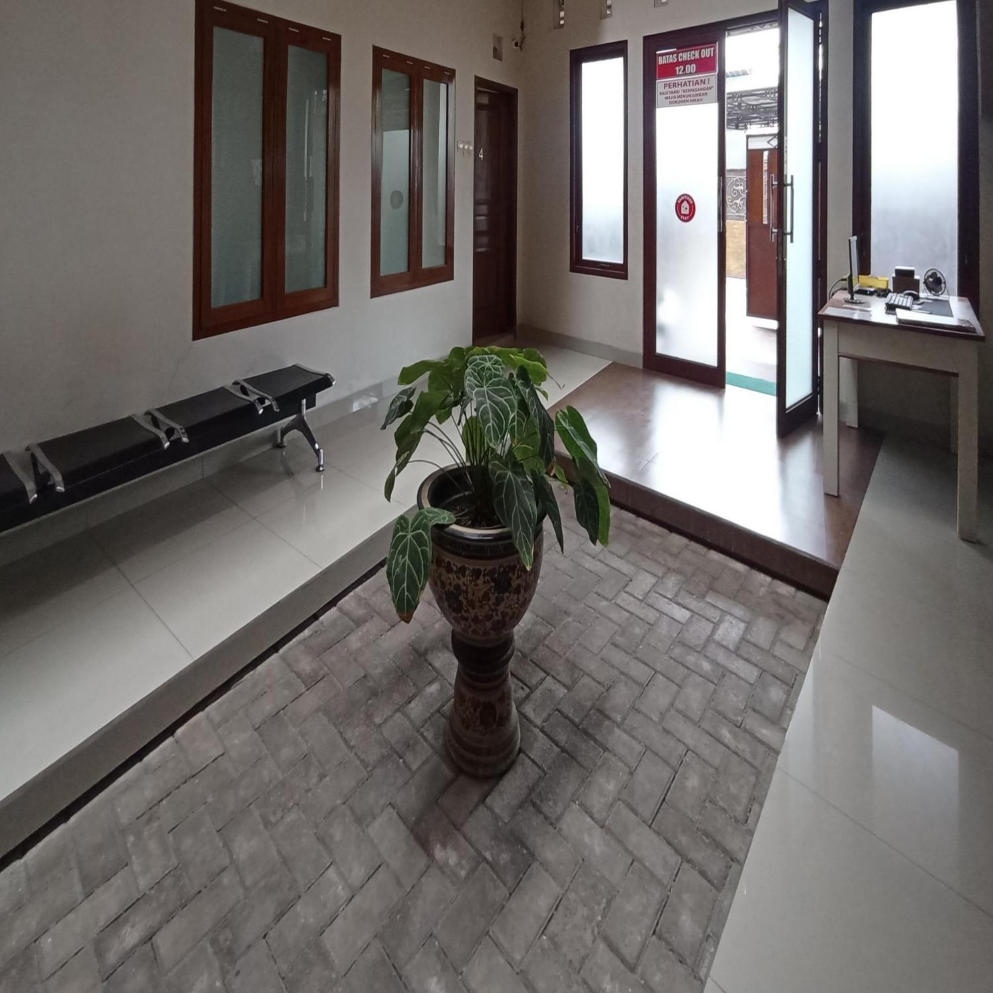 Reddoorz At Syariah House Purwokerto Hotel Eksteriør billede