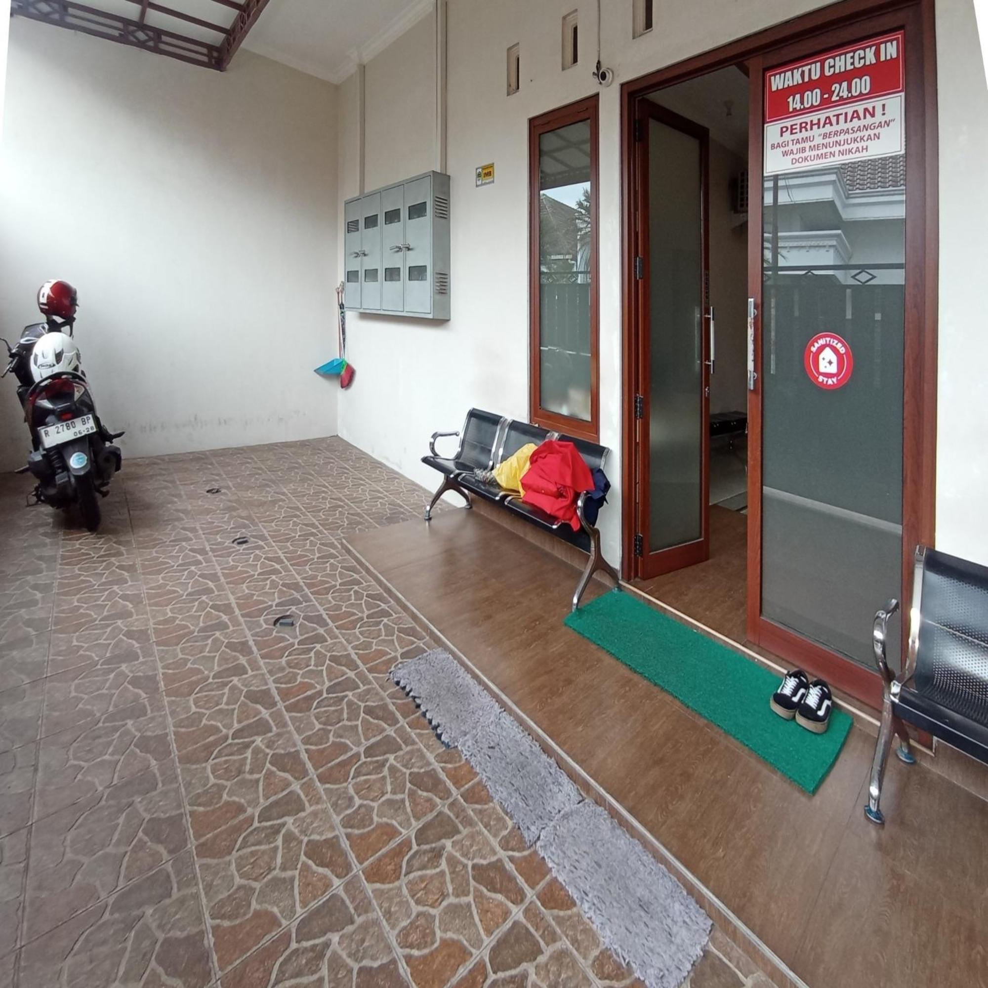Reddoorz At Syariah House Purwokerto Hotel Eksteriør billede